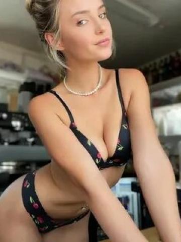 Проститутка Ангелина, 22 года, г. Деражня